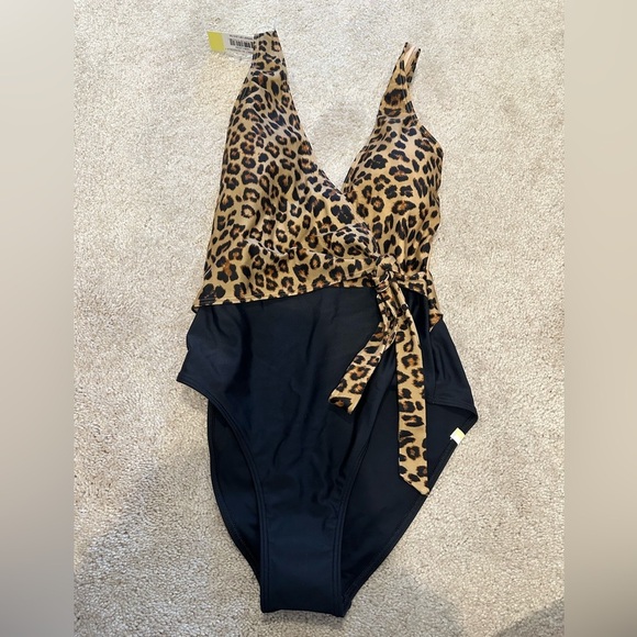 Summersalt The Perfect Wrap One Piece Leopard size 0/2 NWT - Picture 3 of 7